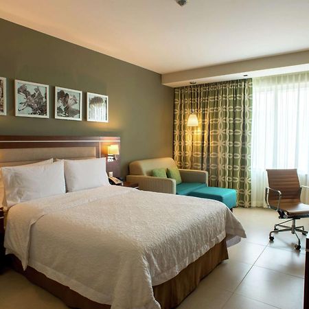 Hampton Inn By Hilton Mérida Exterior photo